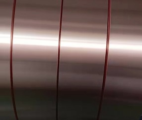 記者調(diào)查年輕人搶購“老人機(jī)”